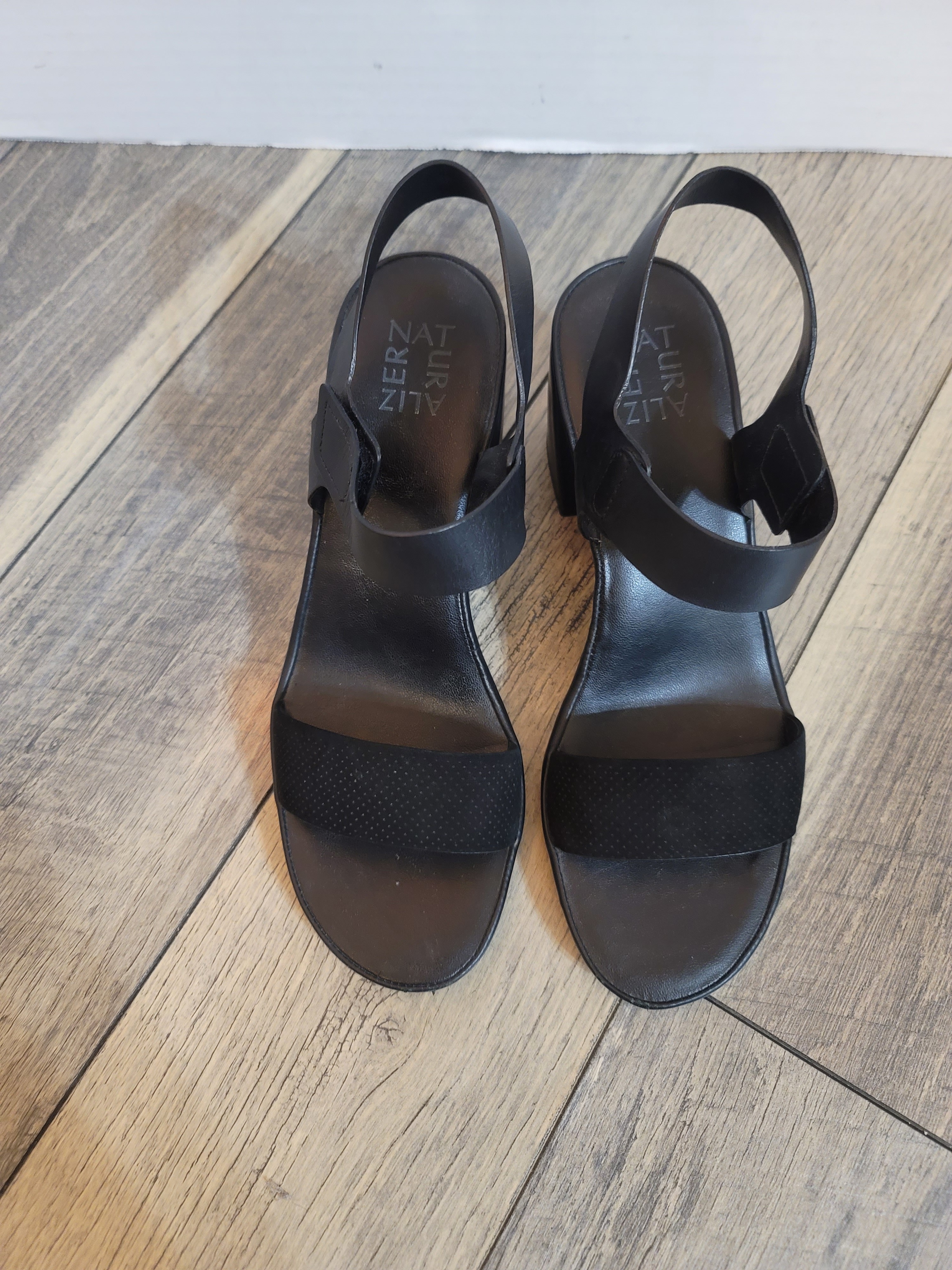 Naturalizer Genn Rise 2 Black Slingback Sandal Chunky Heel Velcro Strap Sz 10m